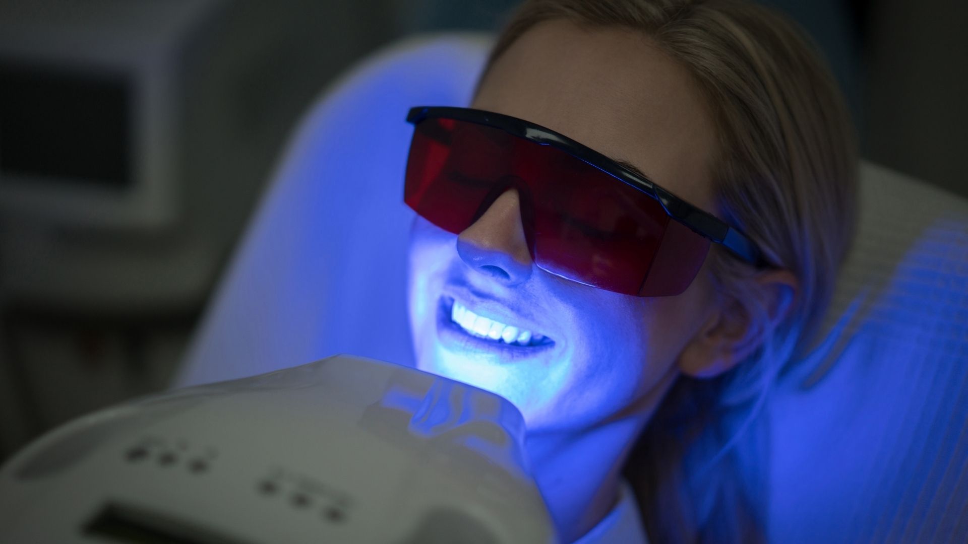 Laser teeth whitening with zoom Ventura Dentist